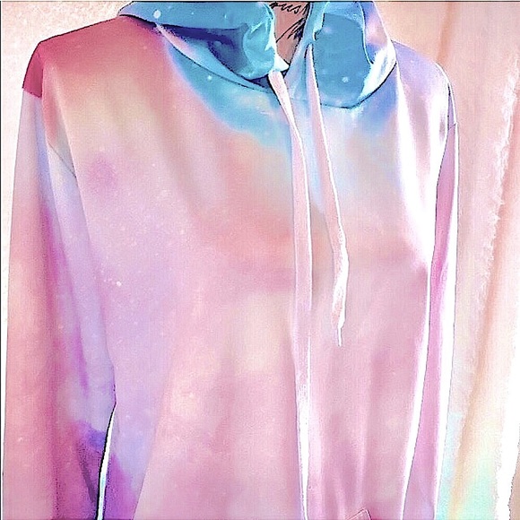 Boutique 9 Tops - EUC THIS IS A SUPER CUTE&COMFY&SILKY FEEL TYE DYE LONGSLEEVE BOUTIQUE HOODIE!!!